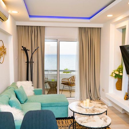Lazuli Sea View Beachfront Ap 21 Larnaca Dış mekan fotoğraf