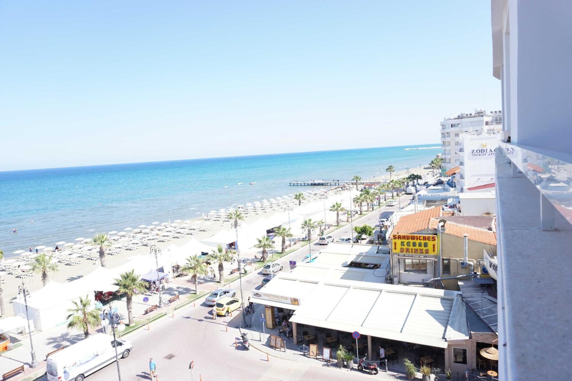 Lazuli Sea View Beachfront Ap 21 Larnaca Dış mekan fotoğraf