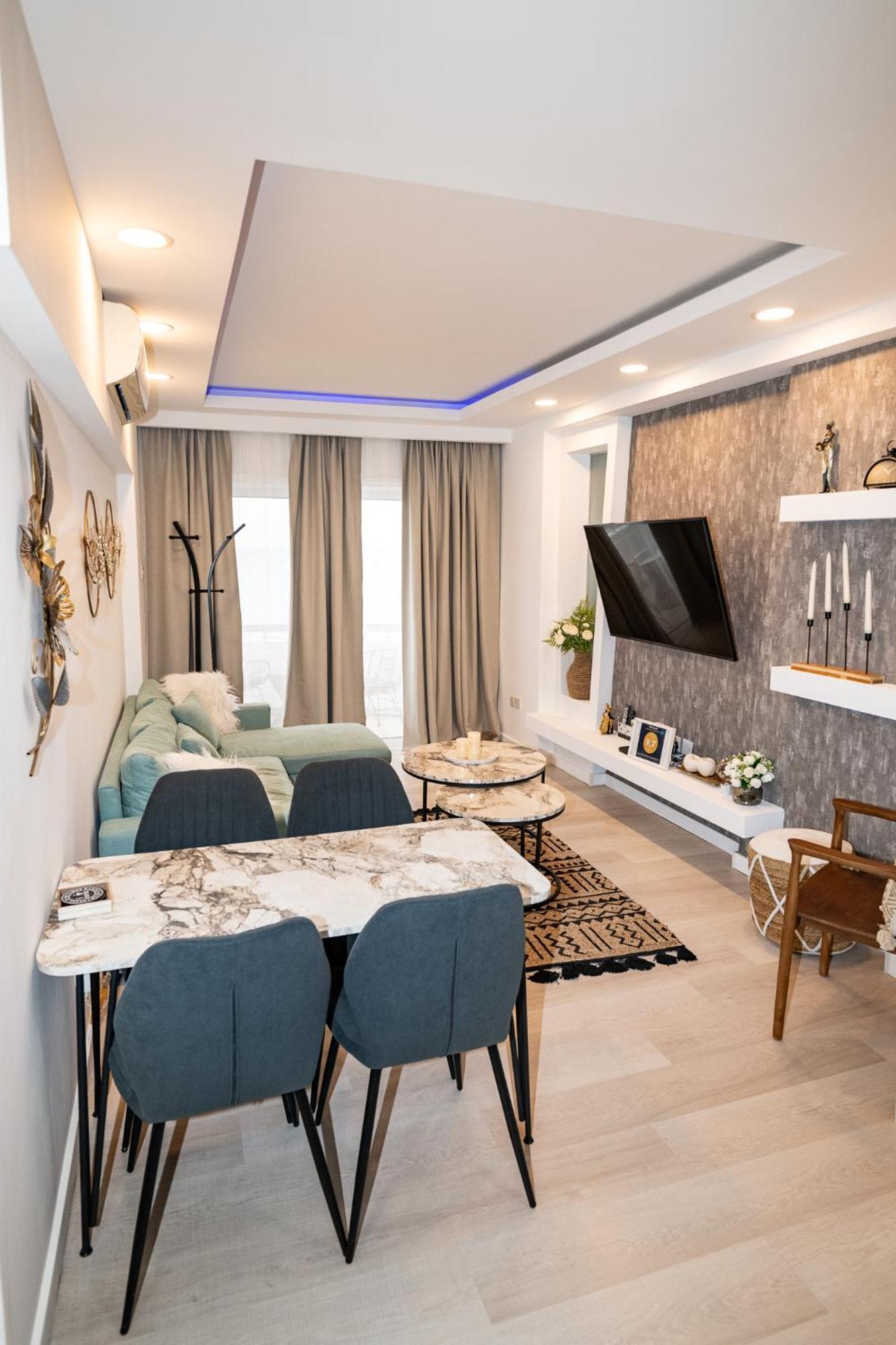 Lazuli Sea View Beachfront Ap 21 Larnaca Dış mekan fotoğraf