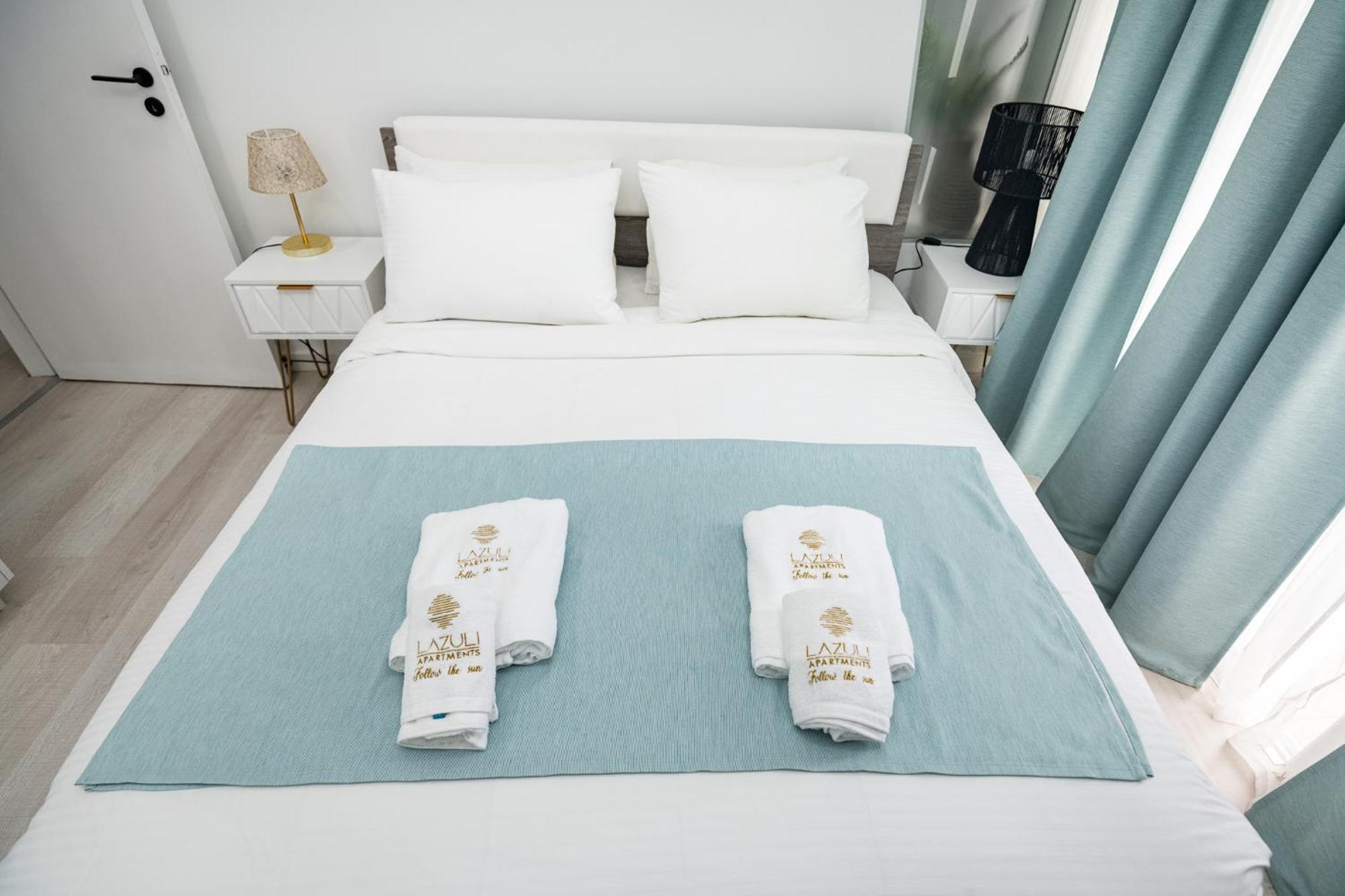 Lazuli Sea View Beachfront Ap 21 Larnaca Dış mekan fotoğraf