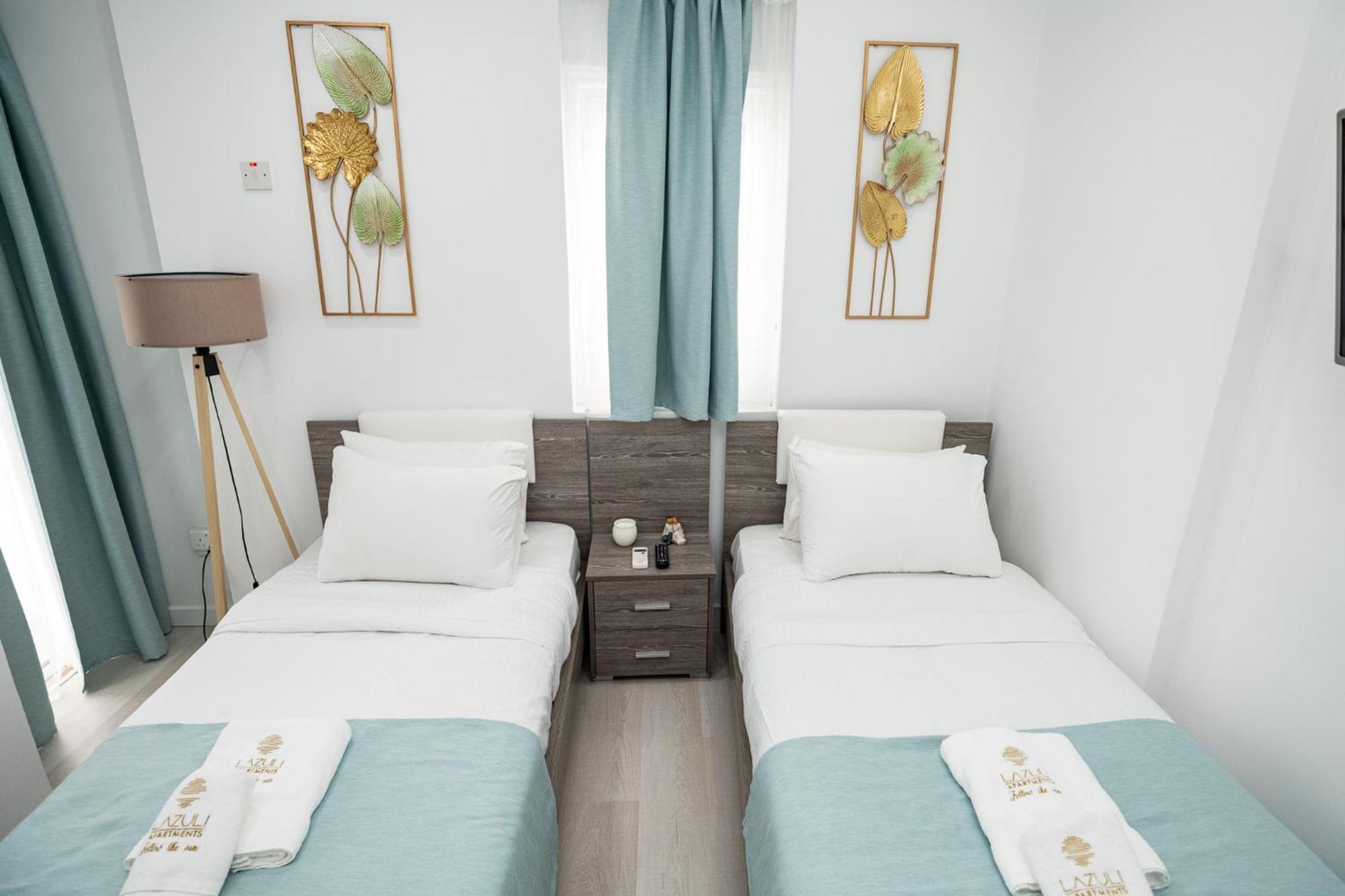 Lazuli Sea View Beachfront Ap 21 Larnaca Dış mekan fotoğraf
