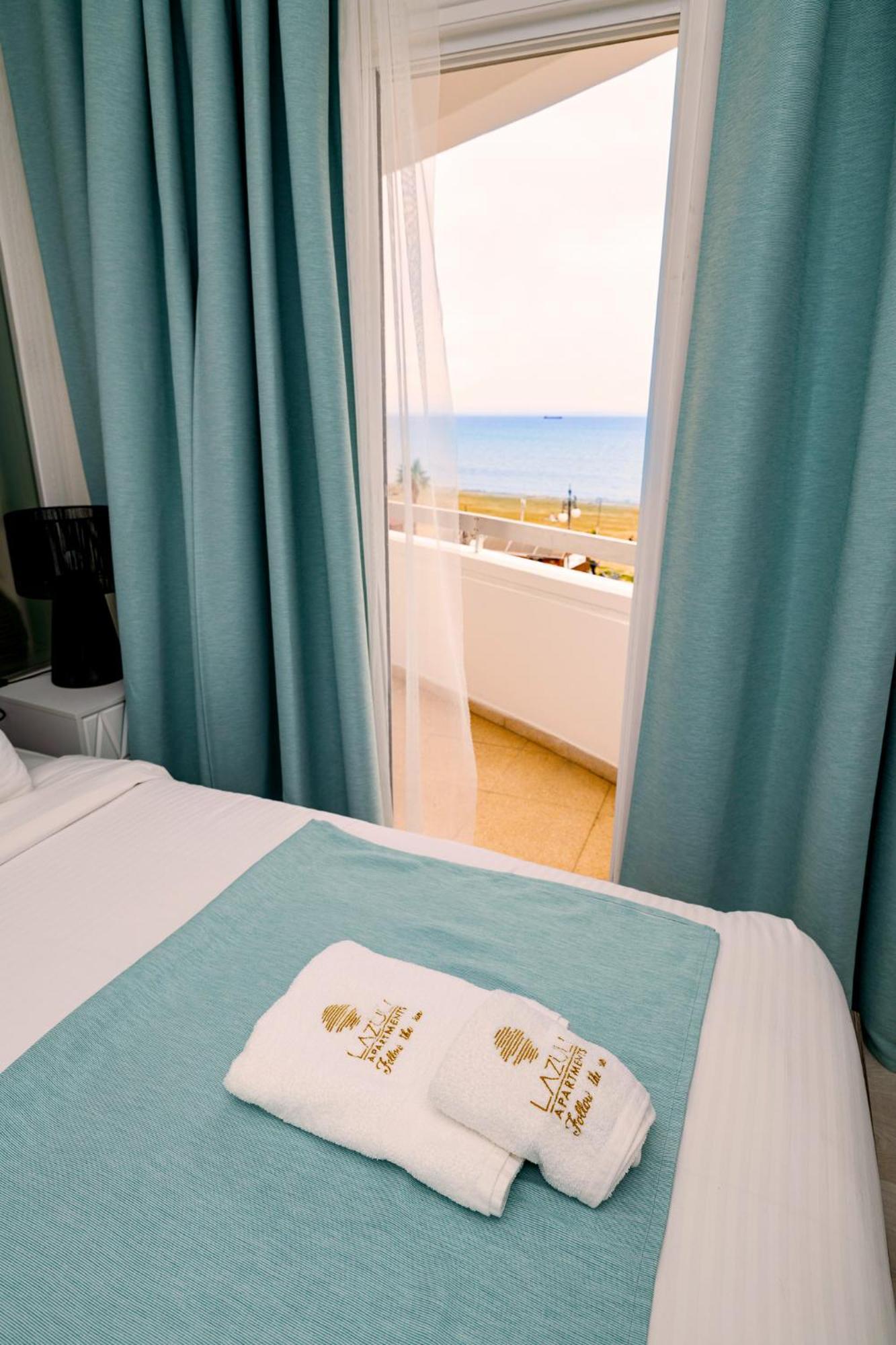Lazuli Sea View Beachfront Ap 21 Larnaca Dış mekan fotoğraf