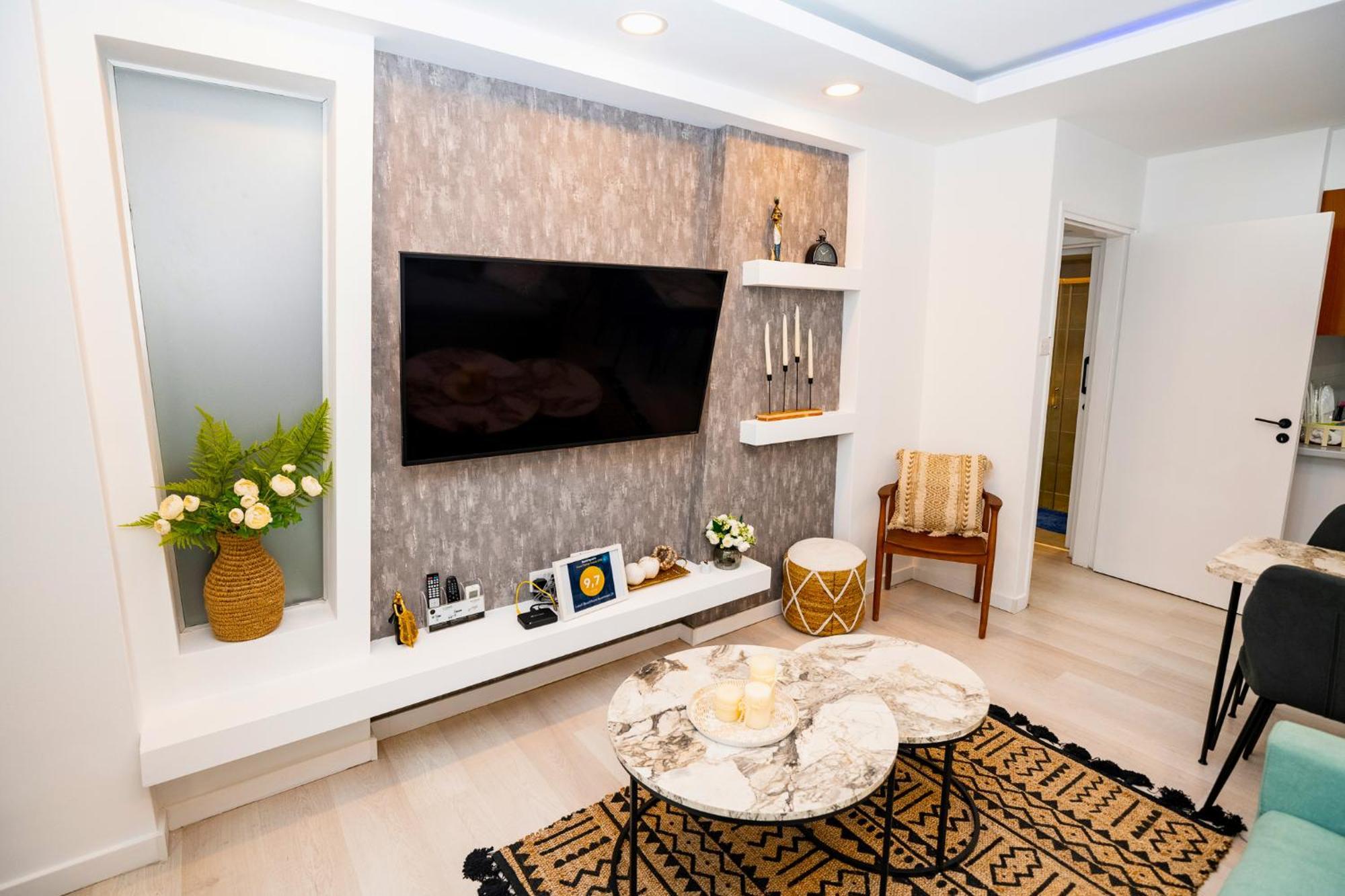 Lazuli Sea View Beachfront Ap 21 Larnaca Dış mekan fotoğraf