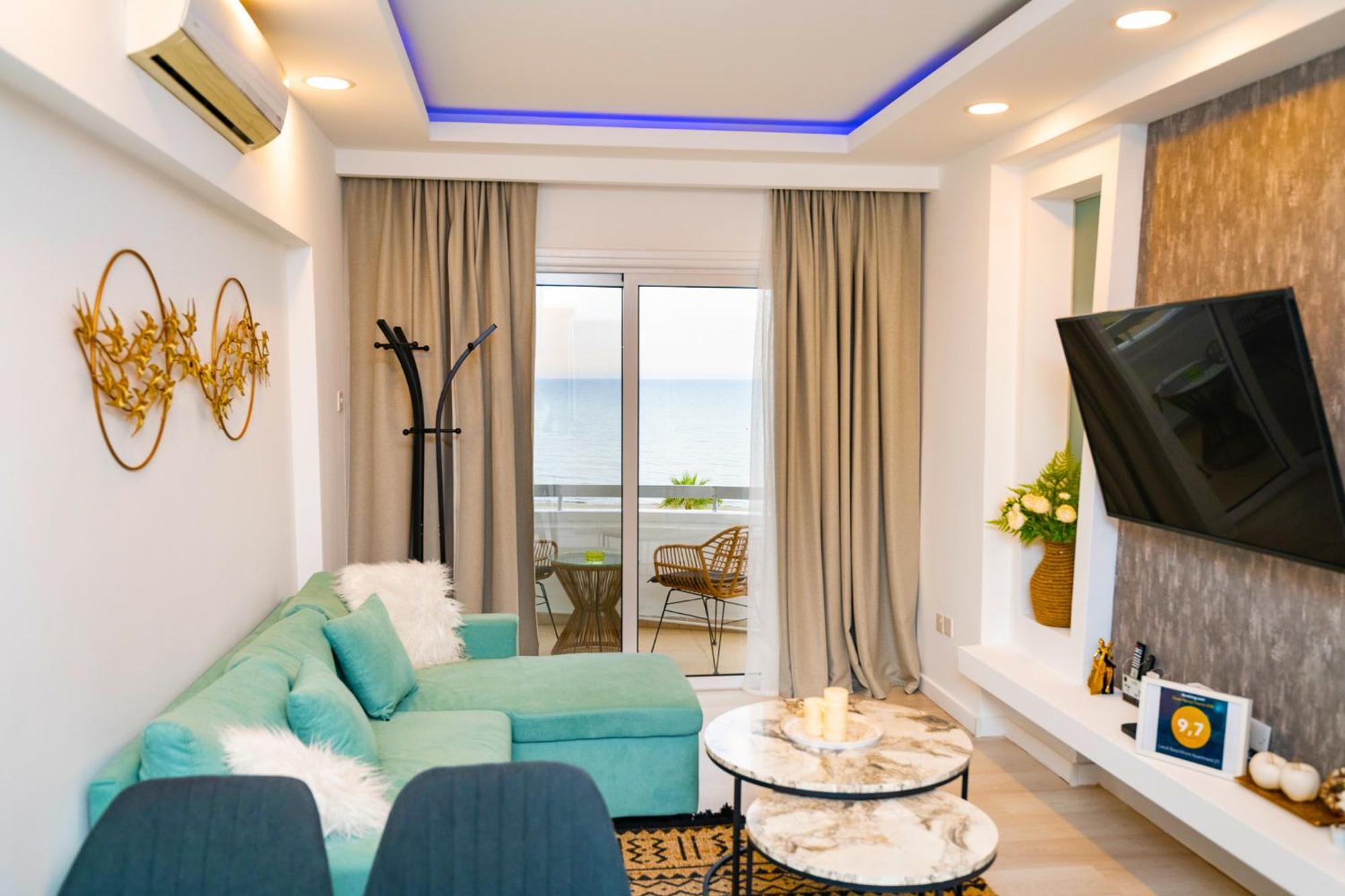 Lazuli Sea View Beachfront Ap 21 Larnaca Dış mekan fotoğraf