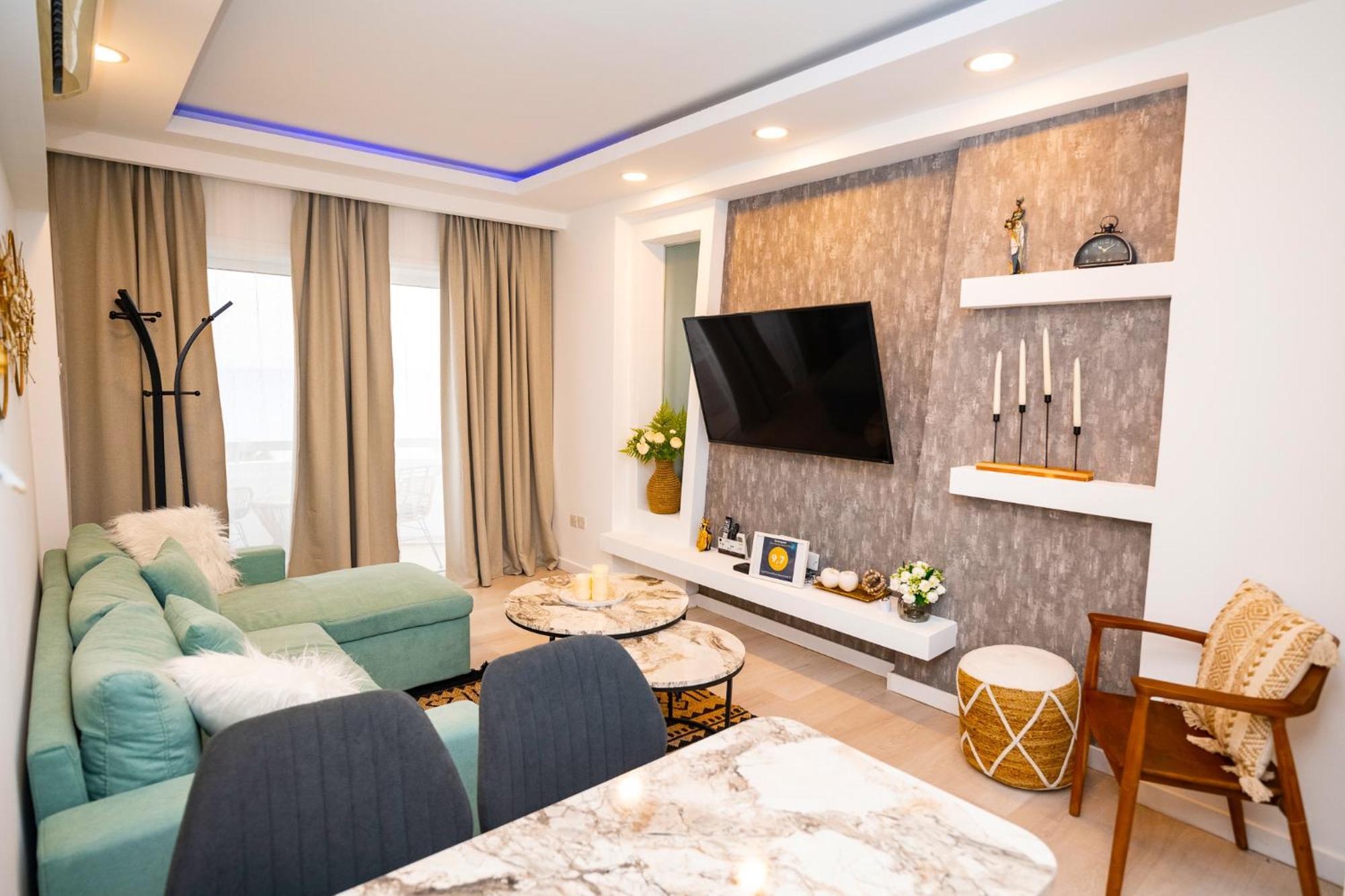 Lazuli Sea View Beachfront Ap 21 Larnaca Dış mekan fotoğraf