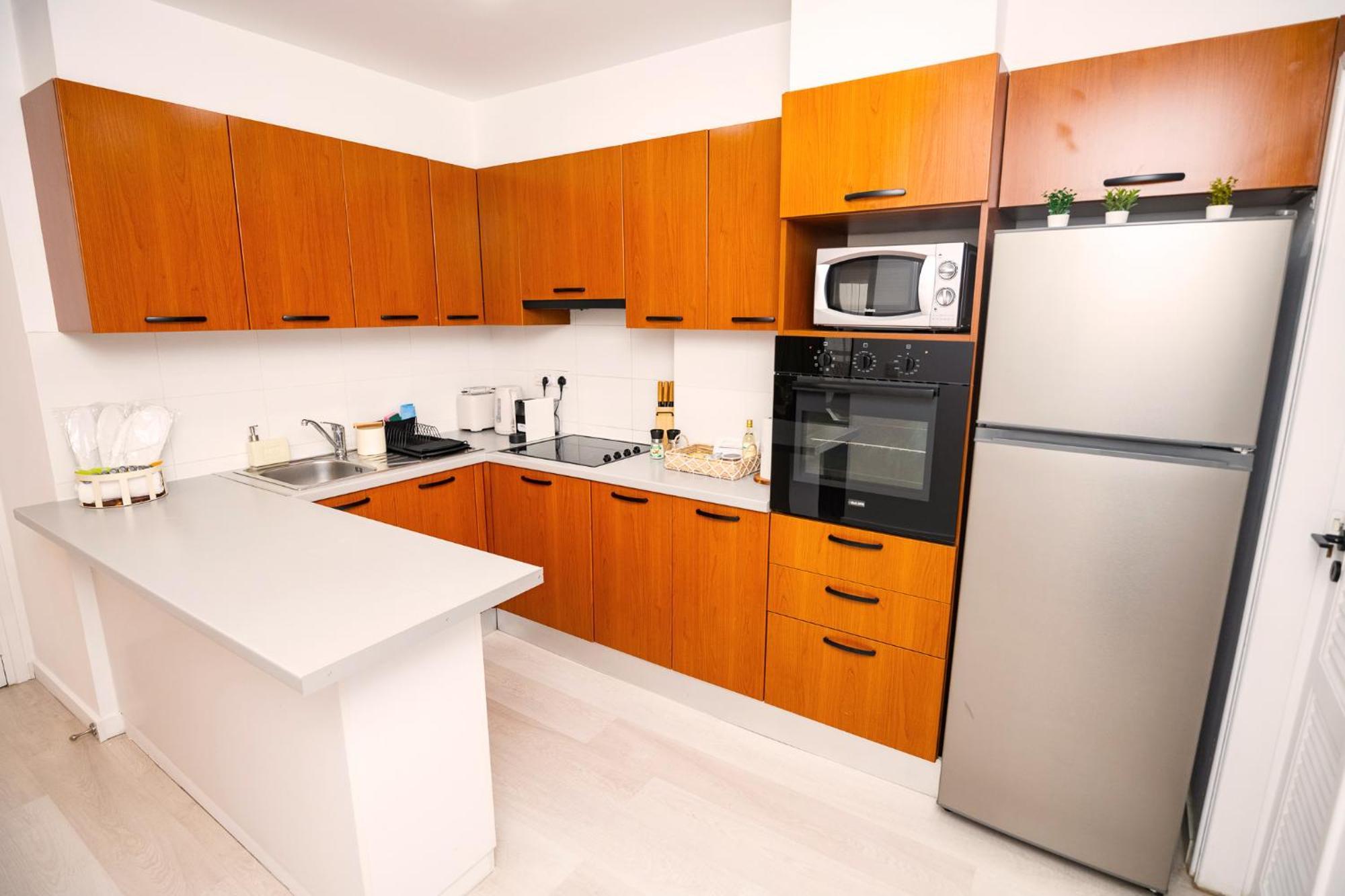 Lazuli Sea View Beachfront Ap 21 Larnaca Dış mekan fotoğraf