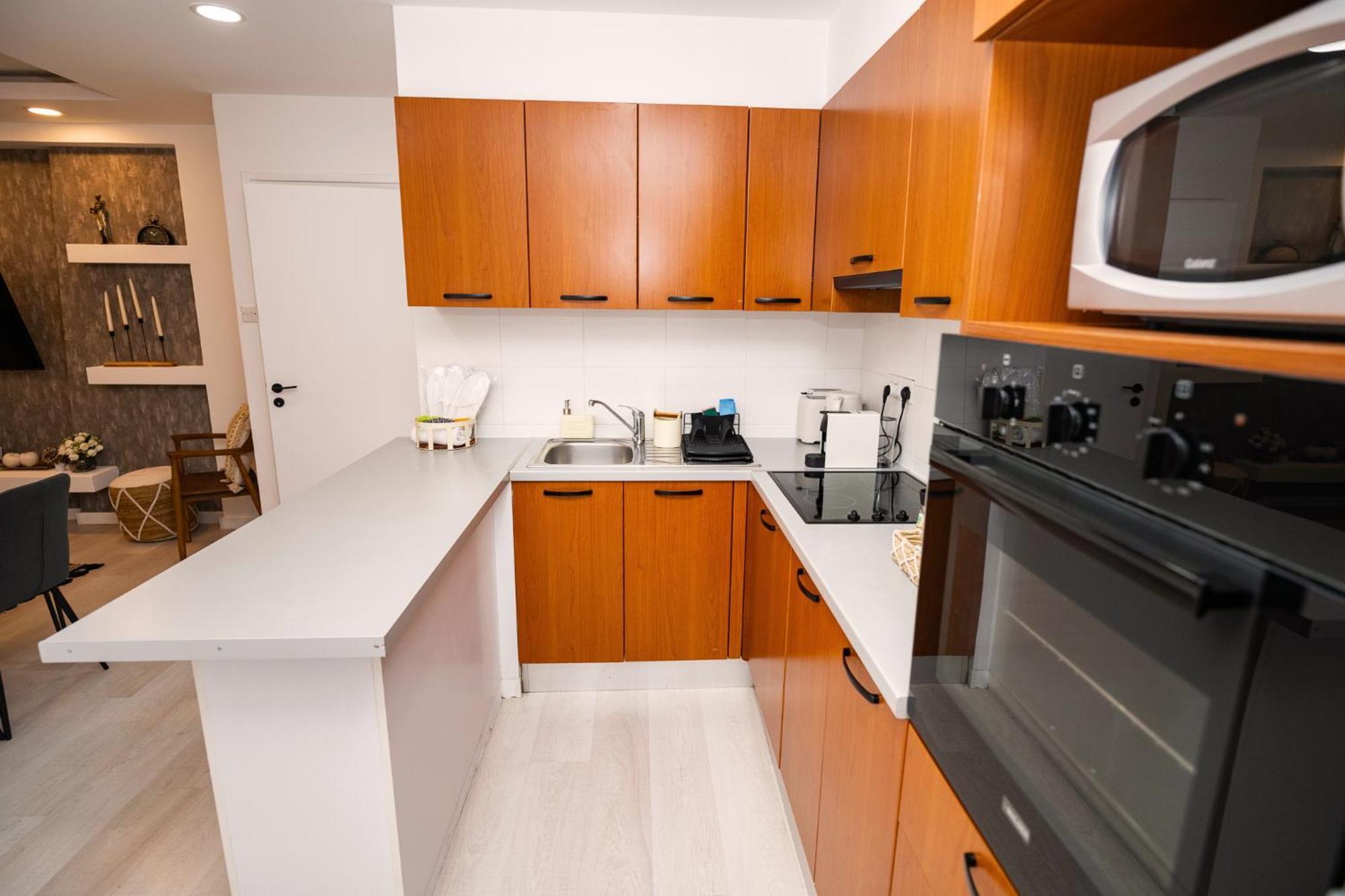 Lazuli Sea View Beachfront Ap 21 Larnaca Dış mekan fotoğraf