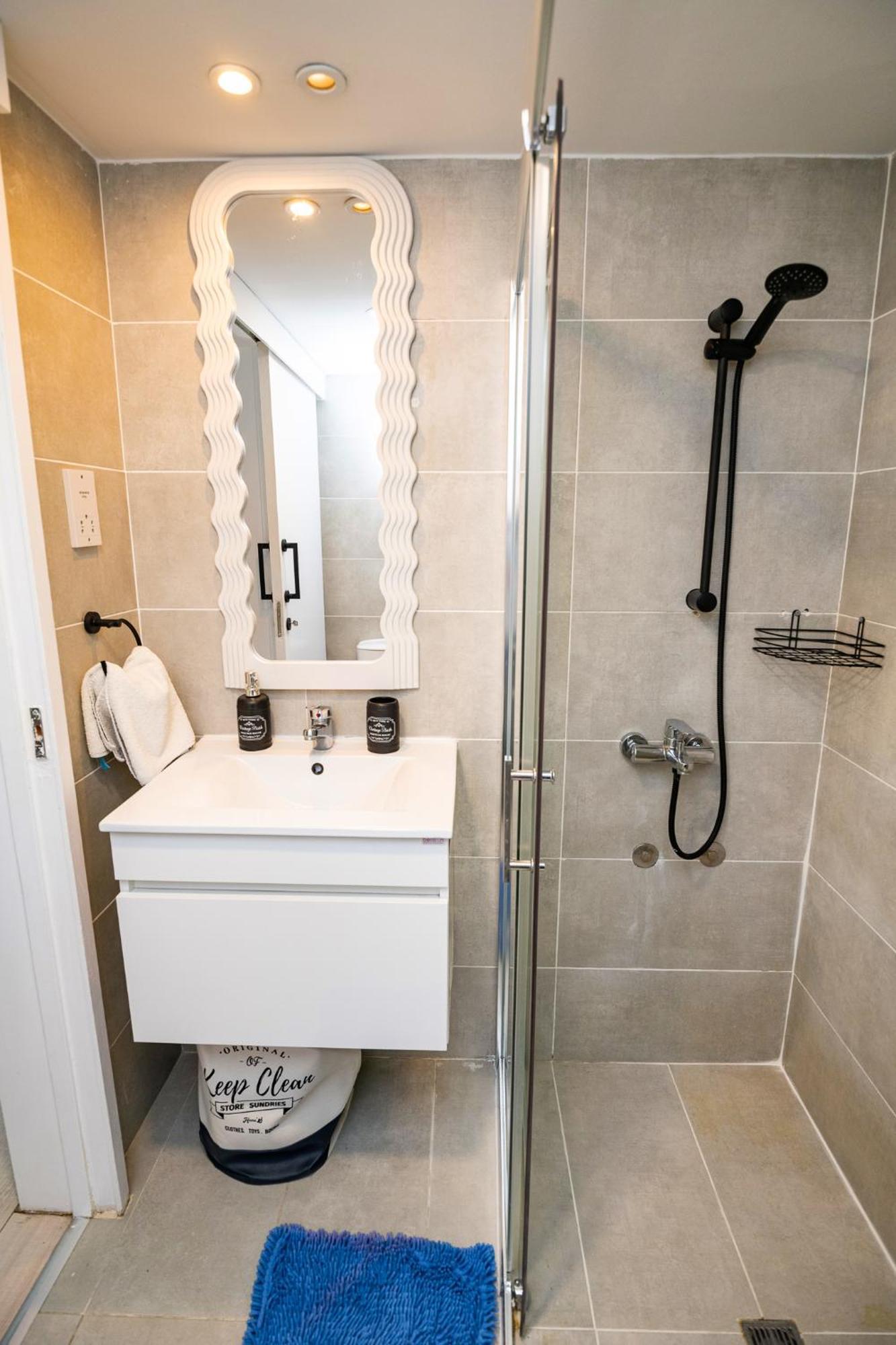 Lazuli Sea View Beachfront Ap 21 Larnaca Dış mekan fotoğraf
